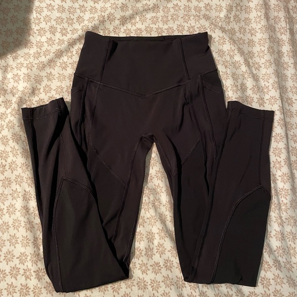 Lululemon leggings with pockets - Picture 4 of 6